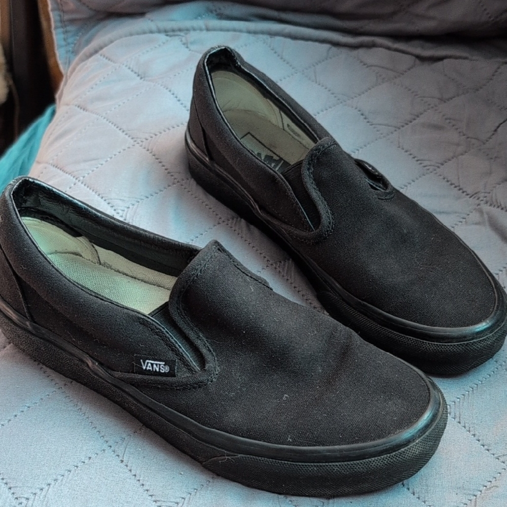 Vans women's Black Slip-On Shoes